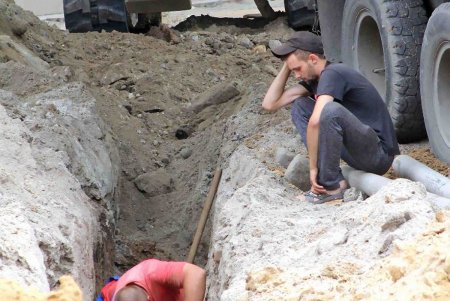 Продолжается ремонт на улице Преображенской (фоторепортаж)