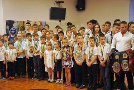 Мэр Одессы поздравил украинских тайбоксеров (фоторепортаж)