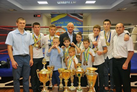 Мэр Одессы поздравил украинских тайбоксеров (фоторепортаж)