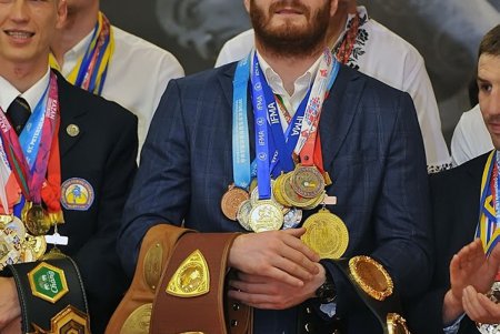 Мэр Одессы поздравил украинских тайбоксеров (фоторепортаж)