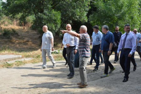 Мэр Одессы проинспектировал работы в парке Победы (фоторепортаж)