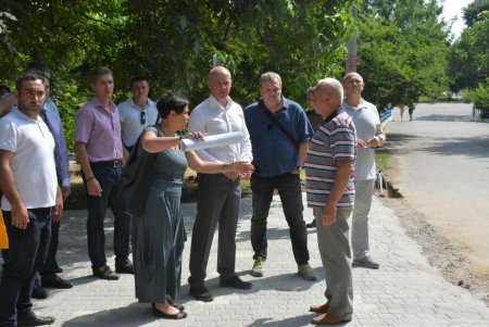 Мэр Одессы проинспектировал работы в парке Победы (фоторепортаж)