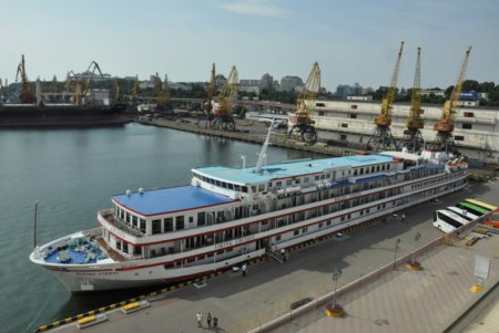 «Викинг Синеус» доставил в Одессу туристов из Америки (фото)