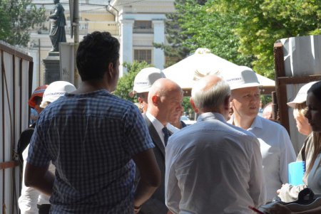 Начались работы по восстановлению Дома Руссова (фоторепортаж)