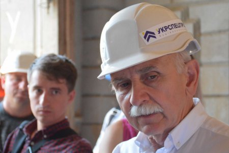 Начались работы по восстановлению Дома Руссова (фоторепортаж)