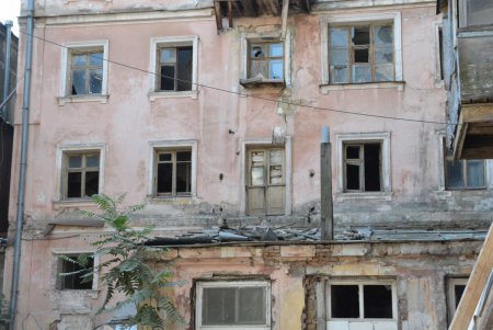 Начались работы по восстановлению Дома Руссова (фоторепортаж)