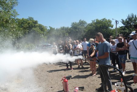 Одесские спасатели потушили учебный пожар на «Ланжероне» (фото)