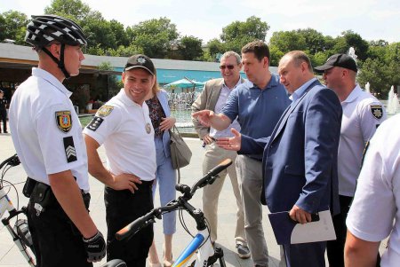 Одесских полицейских подсадили на колеса (фото)