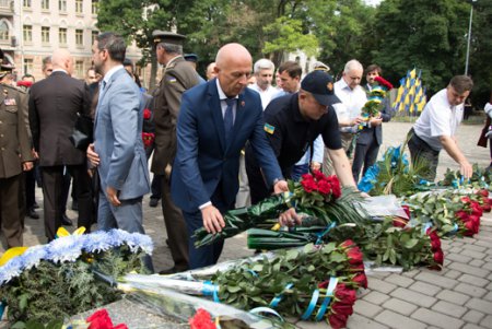В Одессе отмечают День Конституции Украины (фото)