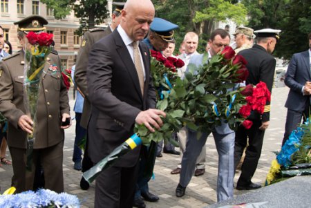 В Одессе отмечают День Конституции Украины (фото)