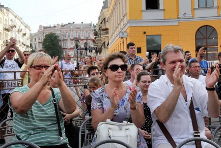 Таки хочу в Одессу: красота и женские чары стали шикарным украшением праздничного вечера (фоторепортаж) 