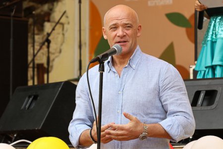 В Зеленом театре ярко отметили День близнецов