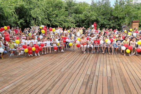 В Зеленом театре ярко отметили День близнецов