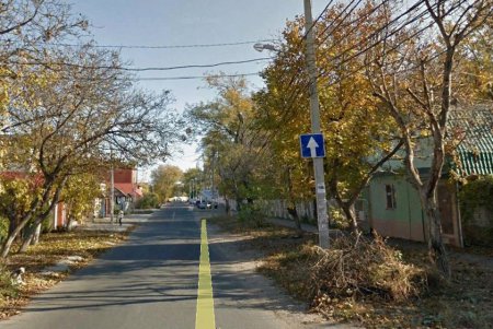 С улицы Дмитрия Донского «уехали» дорожные знаки (фото)