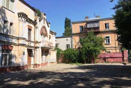 Бывшее Городское девичье училище наводит красоту (фото)