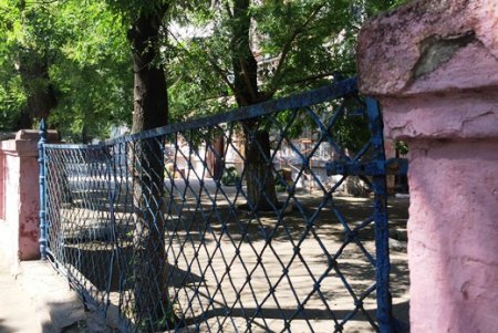 Бывшее Городское девичье училище наводит красоту (фото)