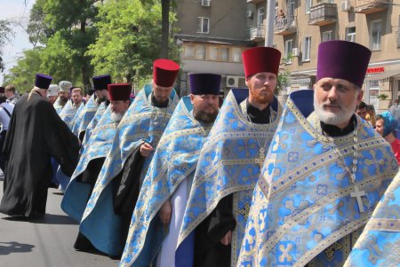 По улицам Одессы пронесли чудотворный образ Небесной Покровительницы Причерноморского края (фоторепортаж)