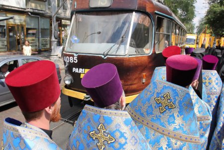 По улицам Одессы пронесли чудотворный образ Небесной Покровительницы Причерноморского края (фоторепортаж)