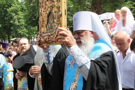 По улицам Одессы пронесли чудотворный образ Небесной Покровительницы Причерноморского края (фоторепортаж)