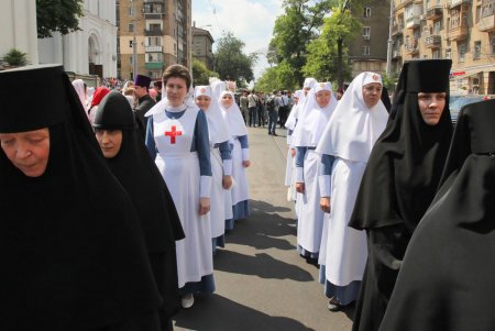 По улицам Одессы пронесли чудотворный образ Небесной Покровительницы Причерноморского края (фоторепортаж)