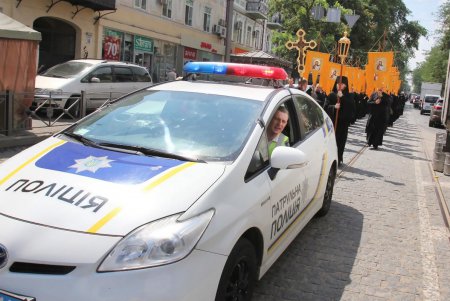 По улицам Одессы пронесли чудотворный образ Небесной Покровительницы Причерноморского края (фоторепортаж)