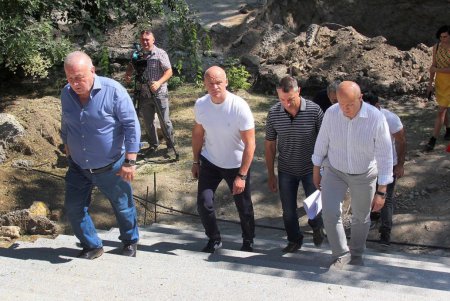 В Греческом парке установят скульптуру Посейдона и фонтан (фото)