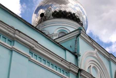 Слободка: храм, мусор, грязь и одесский «загар» (фоторепортаж) 