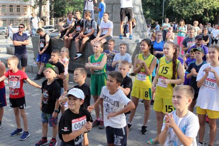 Одесситы ударили по «Суперкубку» легкоатлетическим пробегом (фоторепортаж)