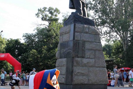 Одесситы ударили по «Суперкубку» легкоатлетическим пробегом (фоторепортаж)