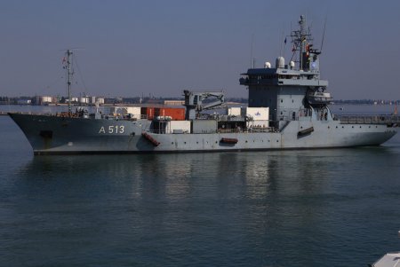 Одесский порт все чаще стал напоминать иностранную военно-морскую базу