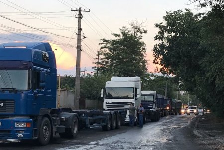 Жители села Усатово крепко схлестнулись с Одесским торговым портом (фото)