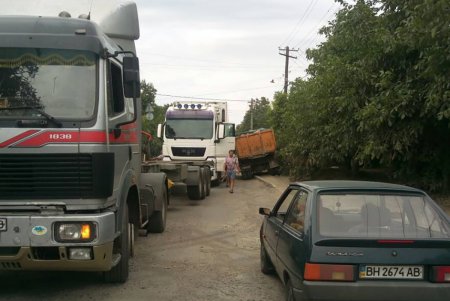 Жители села Усатово крепко схлестнулись с Одесским торговым портом (фото)