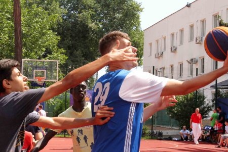На выходных в Одессе играли в народный баскетбол (фоторепортаж)