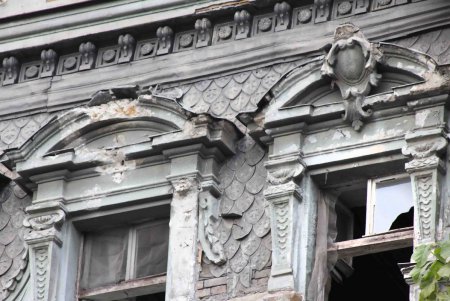 Продолжаются работы по восстановлению Дома Руссова (фоторепортаж)