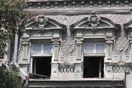 Продолжаются работы по восстановлению Дома Руссова (фоторепортаж)