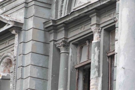 Продолжаются работы по восстановлению Дома Руссова (фоторепортаж)