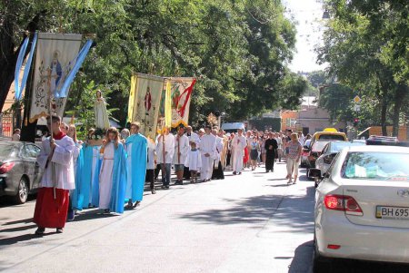 Шествие христиан–католиков прошло в Одессе (фоторепортаж)