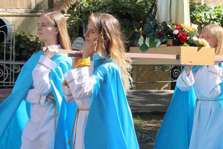 Шествие христиан–католиков прошло в Одессе (фоторепортаж)