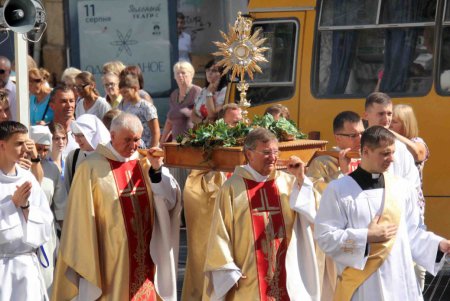 Шествие христиан–католиков прошло в Одессе (фоторепортаж)