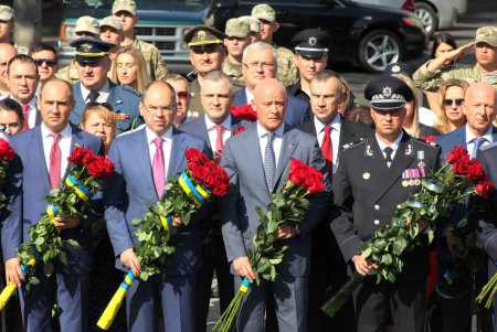 Празднование Дня независимости Украины в Одессе началось с возложения цветов у памятника Тарасу Шевченко (фоторепортаж)