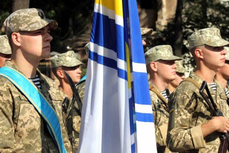 Празднование Дня независимости Украины в Одессе началось с возложения цветов у памятника Тарасу Шевченко (фоторепортаж)