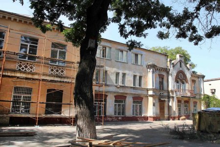 Одесские коммунальщики завершают подготовку к началу учебного года (фоторепортаж)