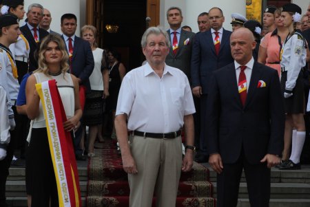 Почетным гражданам Одессы вручили знаки отличия (фото)