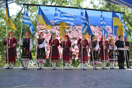 Одессе в День рождения подарили Греческий парк (фоторепортаж)