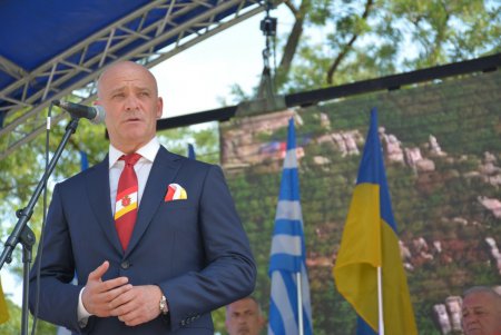 Одессе в День рождения подарили Греческий парк (фоторепортаж)