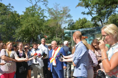 Одессе в День рождения подарили Греческий парк (фоторепортаж)