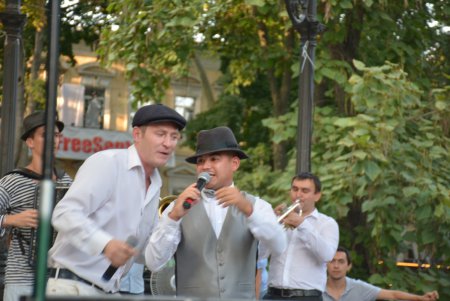В Городском саду прошел финал одесского песенного конкурса (фото)