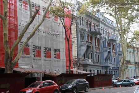 В центре Одессы реставрируют четыре здания–памятника архитектуры (фоторепортаж)