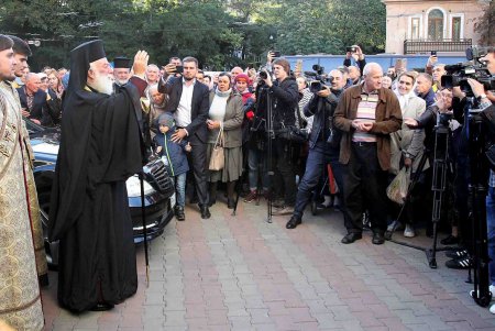 В главном храме Одессы прошел молебен о единстве церкви (фоторепортаж)