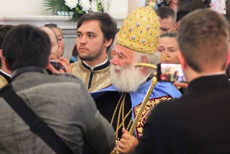 В главном храме Одессы прошел молебен о единстве церкви (фоторепортаж)